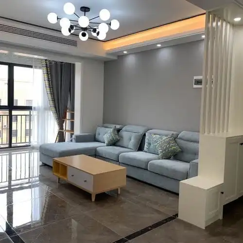  参观邻居的新房,客厅简约大方,主卧假飘窗实用又美观