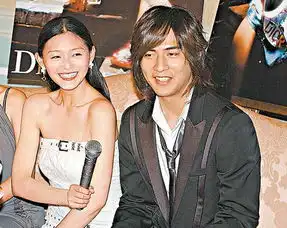  周渝民妻子喻虹渊完胜大s阳台激情舔耳画面火辣