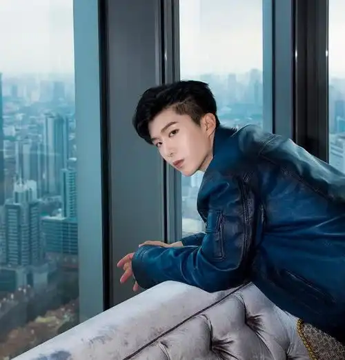  百分之九出道一周年,蔡徐坤成国民偶像,人气不输tfboys