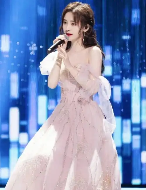  到底多瘦才叫瘦这5位女星个个只有70多斤,体重比小学生还轻