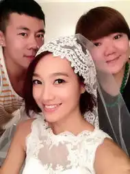  朱丹自曝试穿婚纱照被疑与新男友好事将近