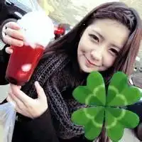 四叶草微信头像唯美自拍