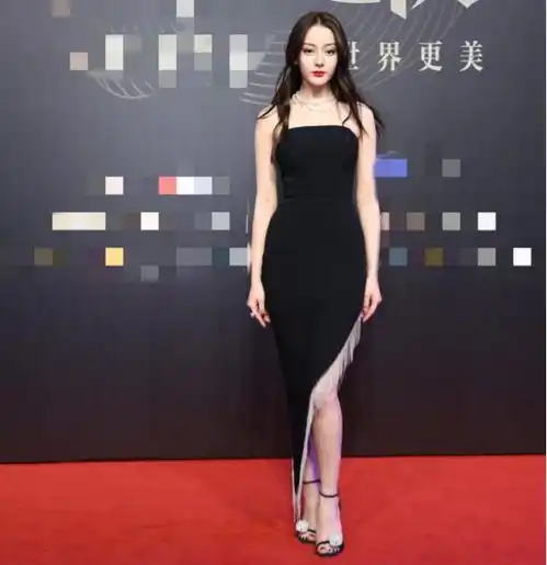  年度人气艺人,杨紫靠作品,郑爽靠恋情,迪丽热巴靠什么