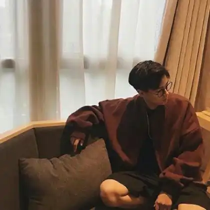  高冷超拽霸气男生头像,不要冷酷要每天开心多一点