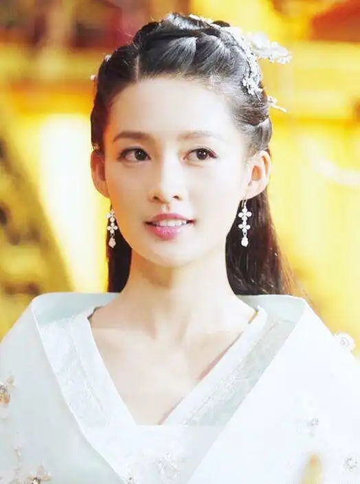  6大当红女星,郑爽赵丽颖杨幂热巴杨紫李沁,谁穿古装最美最仙