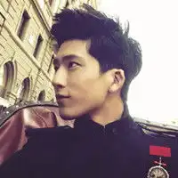  阳光男孩井柏然qq头像