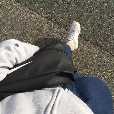  爱哭鬼愿你被这世界辜负只有我肯带你回家