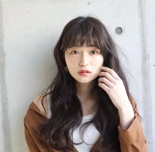  慵懒感长卷发