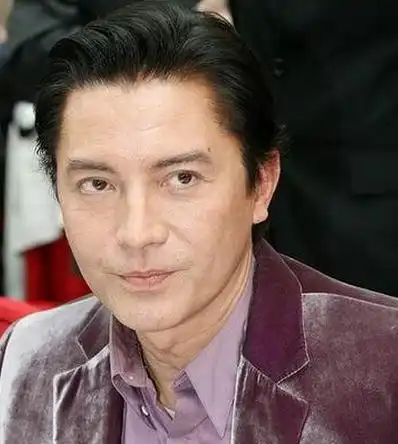  亚洲最美男子尊龙曾说过拥有就是永恒
