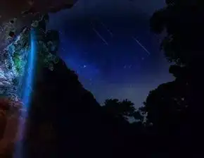  一起来看流星雨吧本周五在英德的这个神秘天坑约定你