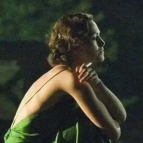  老电影中的真女神女人的高级美,睡衣更知道