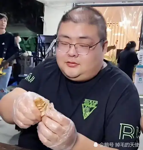  恐再现泡泡龙式悲剧,吃播恩克再次直播途中睡着,因过度肥胖走路都费劲