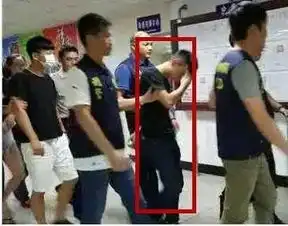 7岁出道,12岁跟女粉丝发生爱,如今砍人踉跄入狱