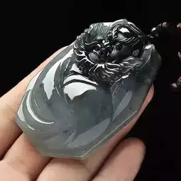  鸡年辟邪保平安,戴这些翡翠准没错