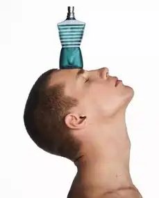  戳爷男友jacobbixenman获得首支广告代言
