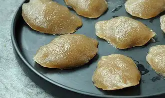  这菜名字挺恶心,听见都反胃,咬一口,却软糯劲道,越嚼越香