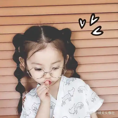 qq头像简单白底小图案情