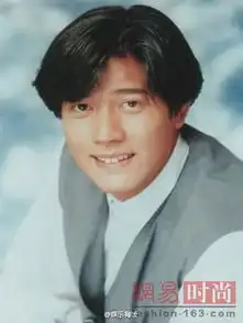  颜值够不够高,就得看能否完美驾驭中分