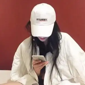  脖颈前伸腰背痛,都是探颈惹的祸,睡前做两个动作,改善探颈问题