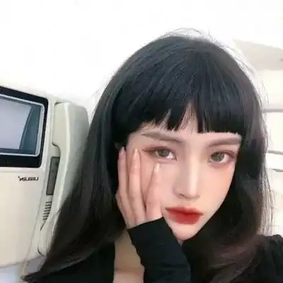 御姐感头像普锐斯