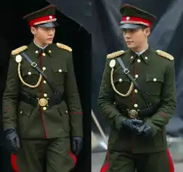  鲜肉pk戏骨,谁是你心中穿军装最有军人气质的人