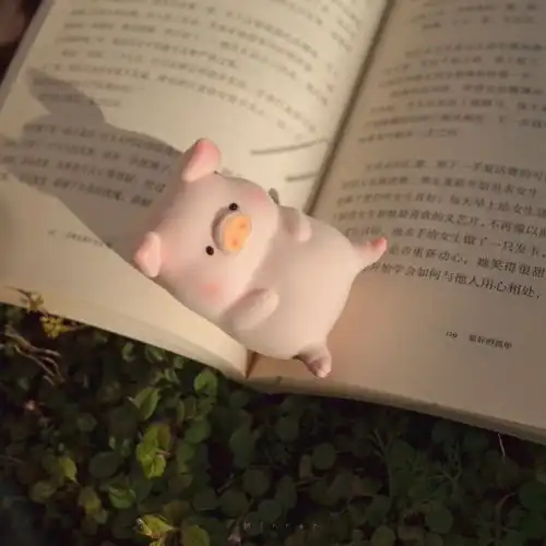  lulu猪头像背景图