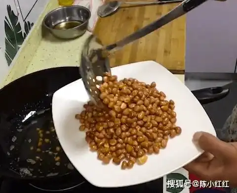  这样炸出来的花生米又香又脆又酥,零失败一次做成功
