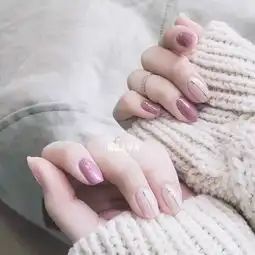  干净简约才是伴娘甲的标配