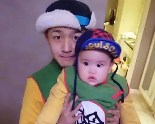  包贝尔晒出自己的豪宅虽然只是刷大白墙,一家人生活却很幸福