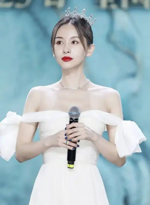  为什么有的女生一米七,但看上去只有一米五