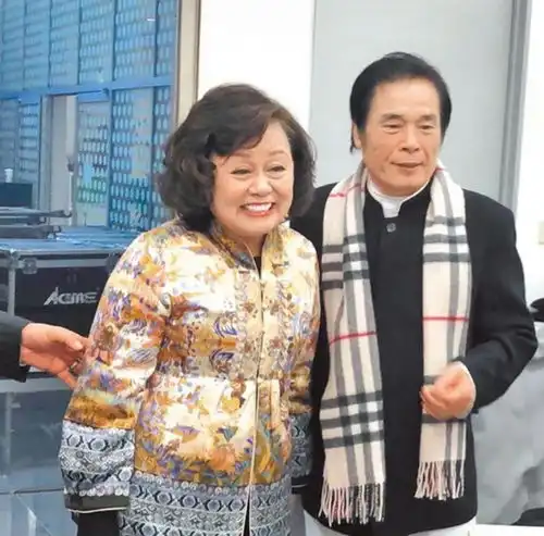 现实版韦小宝同时拥有6个老婆,最小相差40岁,如今再娶
