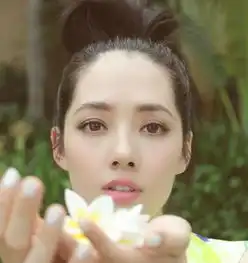  学王子文唐嫣画个花瓣唇新浪图片
