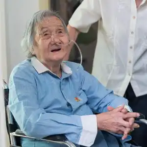  奋斗百年路启航新征程七一勋章获得者丨党的同龄人瞿独伊传承红色气质