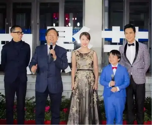 郑嘉颖小小彬温情演绎爆笑之旅