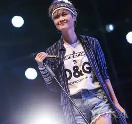  被李宇春的发带霸屏了get这些诀窍才能时髦不扑街