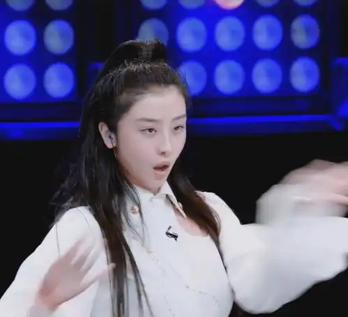  青春有你赵小棠只是脸拽吗听清她的训话比导师和导演都厉害