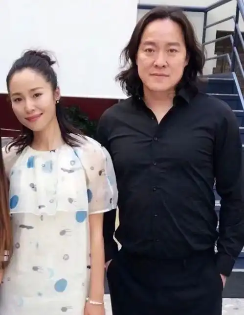  何炅和费启鸣真实关系江一燕隐婚生子奚梦瑶被婆家赶出门周一围利用朱丹