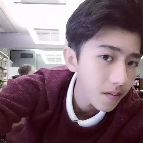  新人蔡徐坤一夜爆红,他会超越tfboys吗