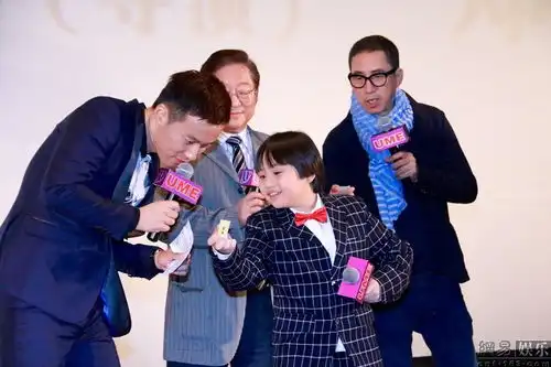  贫穷富爸爸郑嘉颖小小彬来沪造势