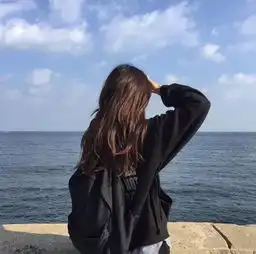  爱笑的女人,不会随便爱上一个人