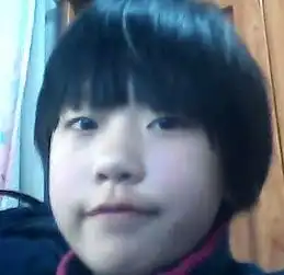  本人是11岁小女孩,妈妈给我剪了头不知怎摸把头发弄好看些