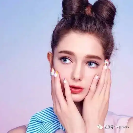  网游女神最美精灵的加拿大超模savannablade