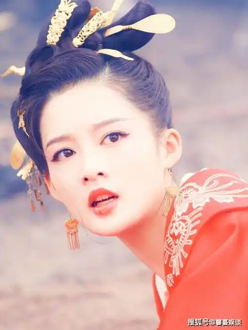  公认最美的6大红衣女神,鞠婧祎垫底,赵丽颖第3,第一美到窒息