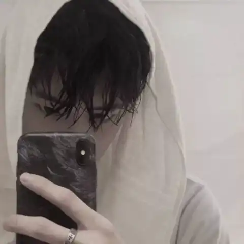  男生头像没有舍就没有得,今天所放弃的,明天可能会加倍回报给你