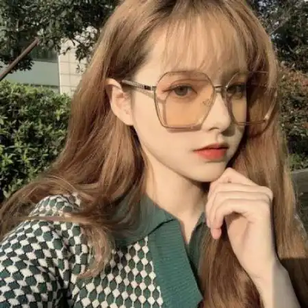  女生头像干净气质,叛逆是美女的个性