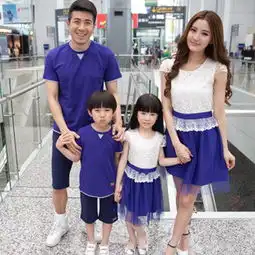  亲子装夏装韩版一家三口夏母子母女装蕾丝连衣裙新款