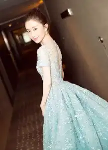  她是年纪轻轻的老戏骨,演技精湛却一直不火