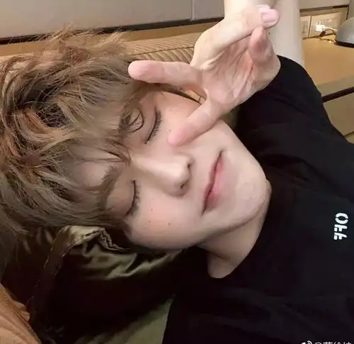  95后男妆生意崛起最爱化妆的竟然是山东大汉