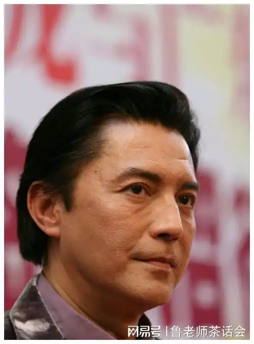  尊龙和陈冲传绯闻,迷倒林青霞,如今的他,证实李连杰没说错
