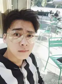  范冰冰胡歌杨幂李易峰杨洋井柏然baby唐嫣赵丽颖细数娱乐圈的自拍扛把子
